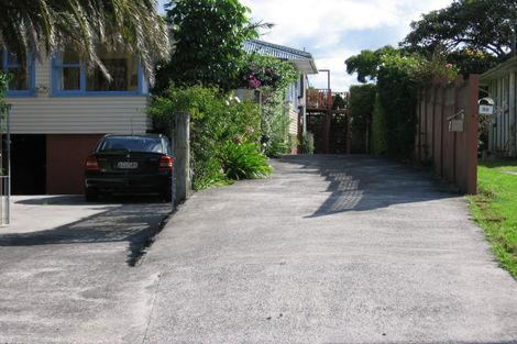 Photo of property in 90 Gloria Avenue, Te Atatu Peninsula, Auckland, 0610
