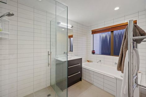 Photo of property in 188 Prince Regent Drive, Farm Cove, Auckland, 2012