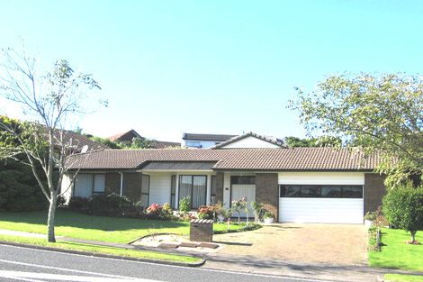Photo of property in 14 Meadowland Drive, Somerville, Auckland, 2014