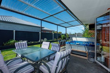 Photo of property in 14 Saint Peters Close, Woolston, Christchurch, 8062