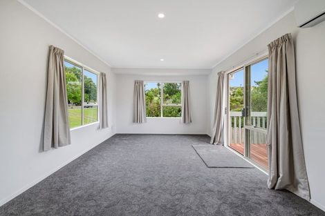 Photo of property in 2/2 Rook Place, Unsworth Heights, Auckland, 0632