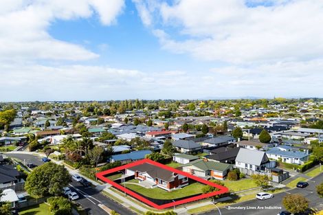Photo of property in 2 Bowen Place, St Andrews, Hamilton, 3200