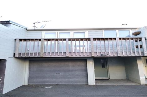 Photo of property in 23f7 Collins Avenue, Tawa, Wellington, 5028