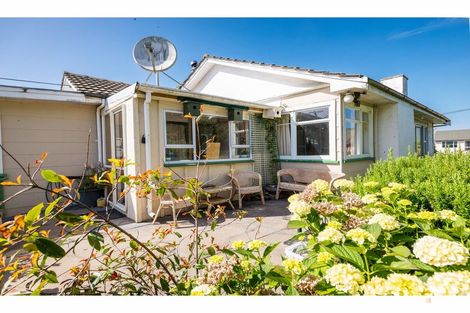 Photo of property in 17 Rugby Street, Waimate, 7924