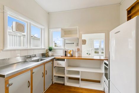 Photo of property in 90 Farnham Street, Mornington, Wellington, 6021