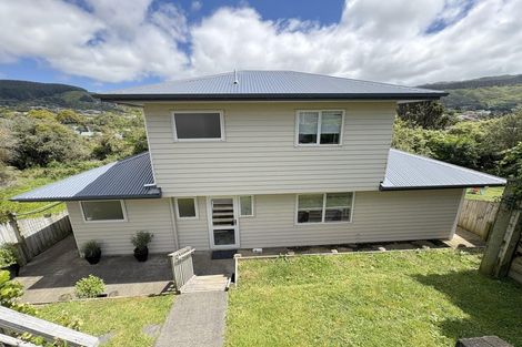Photo of property in 24a Taylor Terrace, Tawa, Wellington, 5028