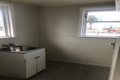 Photo of property in 3164 Great North Road, New Lynn, Auckland, 0600