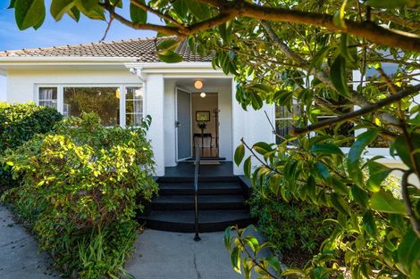 Photo of property in 33 Rogan Street, New Plymouth, 4310