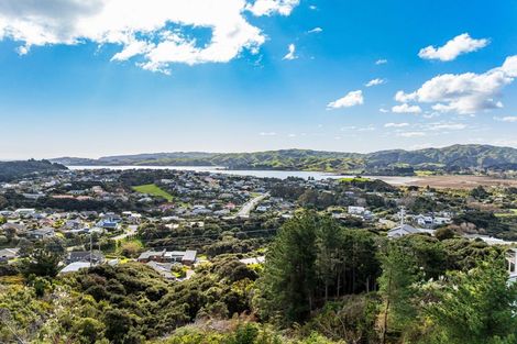Photo of property in 135 Endeavour Drive, Whitby, Porirua, 5024