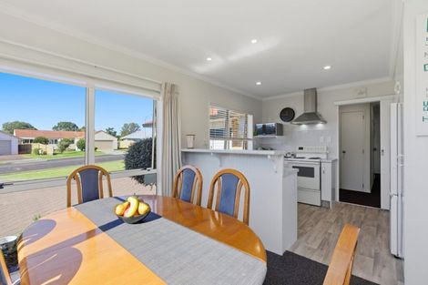 Photo of property in 30 Russley Drive, Mount Maunganui, 3116