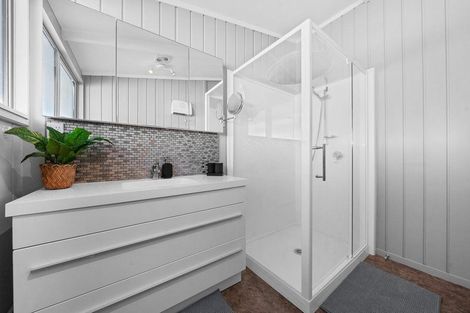 Photo of property in 98 Torkar Road, Clarks Beach, 2122