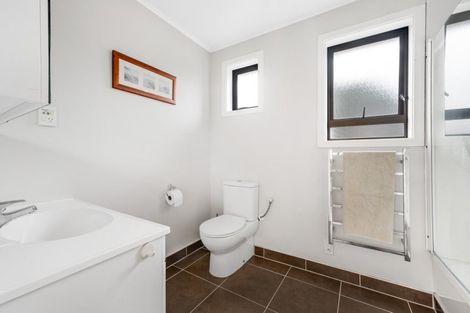 Photo of property in 42 Ennis Avenue, Pakuranga Heights, Auckland, 2010