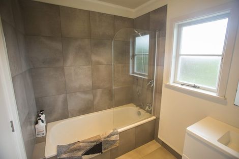 Photo of property in 33 Gilliam Street, New Lynn, Auckland, 0600