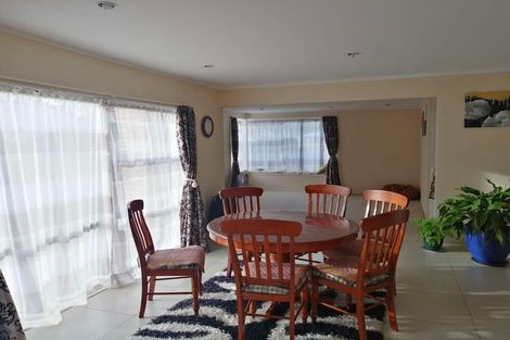 Photo of property in 6 Eske Place, Highland Park, Auckland, 2010