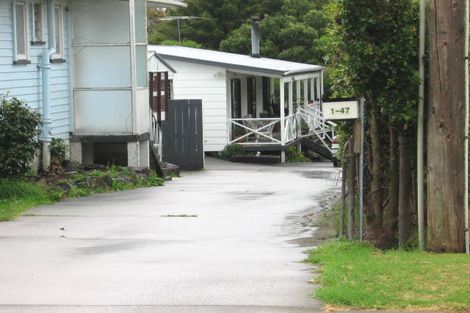 Photo of property in 1/47 Farquhar Road, Glendene, Auckland, 0602