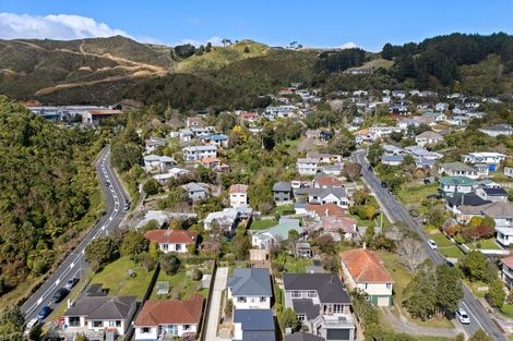 Photo of property in 5 Mahoe Street, Tawa, Wellington, 5028