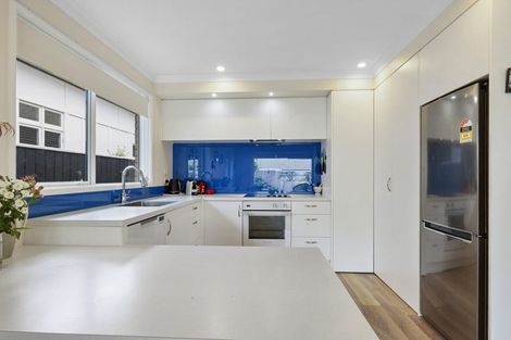 Photo of property in 48 Wallace Place, Westown, New Plymouth, 4310