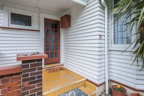 Photo of property in 17 Tamar Street, Island Bay, Wellington, 6023