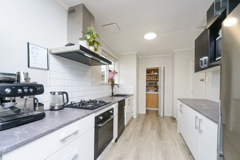 Photo of property in 35 Cardiff Street, Awapuni, Palmerston North, 4412