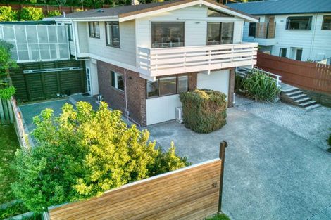 Photo of property in 17 Rice Crescent, Newlands, Wellington, 6037