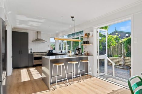 Photo of property in 6 Jessie Street, Parahaki, Whangarei, 0112