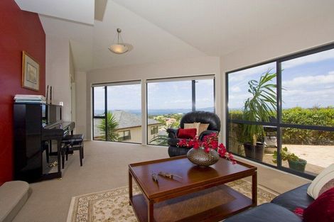 Photo of property in 71 Penguin Drive, Murrays Bay, Auckland, 0630