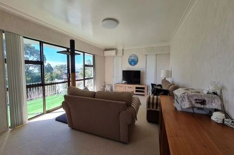 Photo of property in 1 Sunrise Lane, Te Atatu South, Auckland, 0610