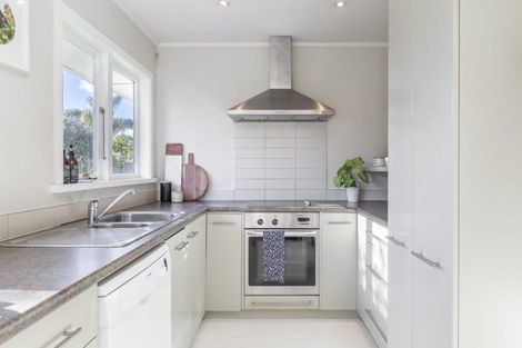 Photo of property in 19 Roby Street, Te Atatu Peninsula, Auckland, 0610