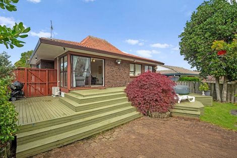 Photo of property in 2/99 Prince Regent Drive, Half Moon Bay, Auckland, 2012