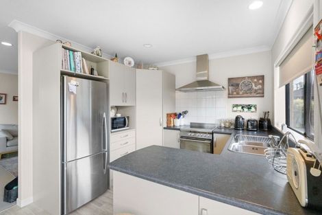 Photo of property in 30 Ian Peter Way, Otaki, 5512