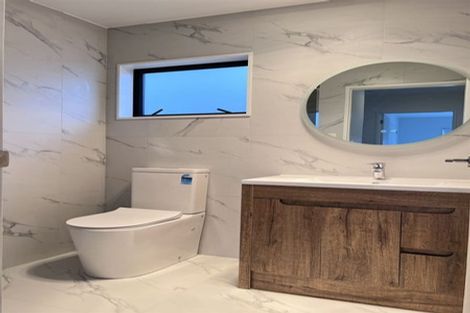 Photo of property in 8a Neptune Avenue, Beach Haven, Auckland, 0626