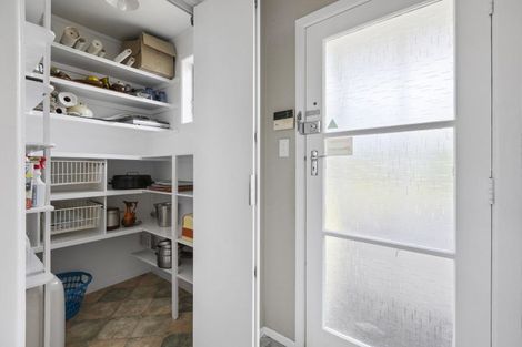 Photo of property in 9 Severn Place, Spotswood, New Plymouth, 4310