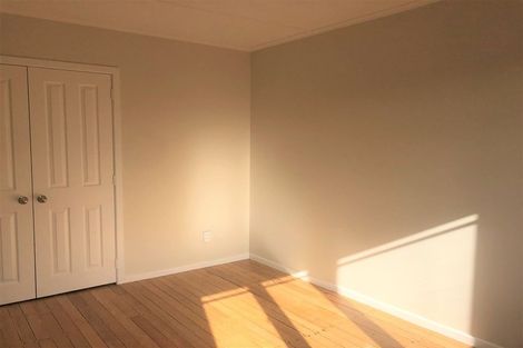 Photo of property in 37 Harrington Road, Henderson, Auckland, 0610