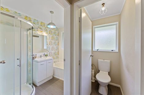 Photo of property in 15 Kauri Road, Waikanae, 5036