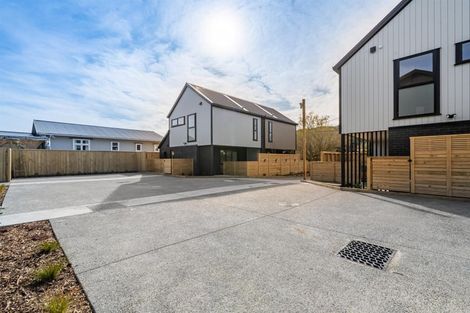 Photo of property in 2/8 Victoria Street, Ebdentown, Upper Hutt, 5018