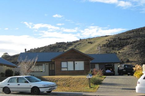 Photo of property in 10 Glenfinnon Place, Wanaka, 9305