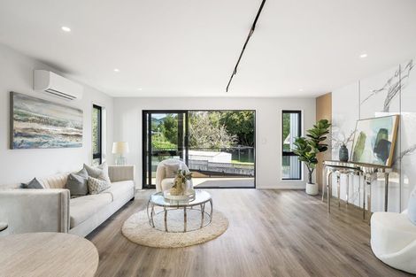 Photo of property in 111 Sycamore Drive, Sunnynook, Auckland, 0620
