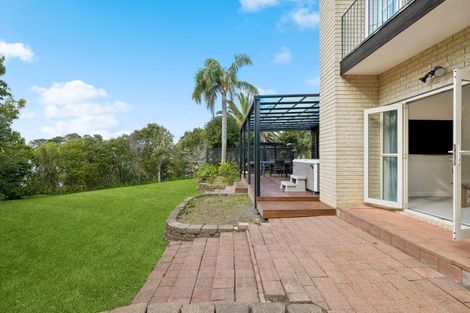 Photo of property in 16 Almond Grove, Greenhithe, Auckland, 0632
