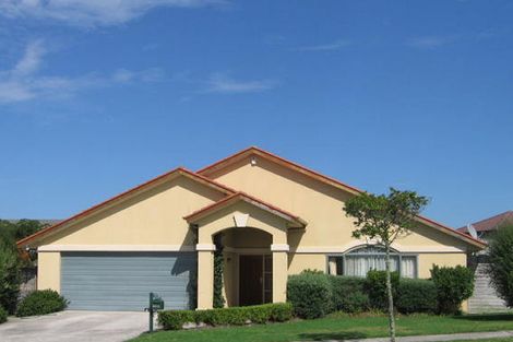 Photo of property in 28 Hillwell Drive, Henderson, Auckland, 0612