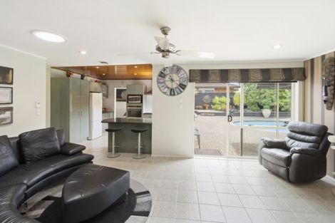 Photo of property in 7 Chippewa Place, Conifer Grove, Takanini, 2112
