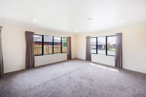 Photo of property in 186 Pacific Drive, Fitzherbert, Palmerston North, 4410