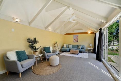 Photo of property in 8 Guinness Crescent, Ilam, Christchurch, 8041