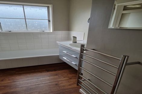 Photo of property in 28 Gladstone Road, Woodend, 7610