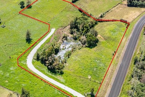 Photo of property in 25 Bungard Road, Karaka, Papakura, 2580