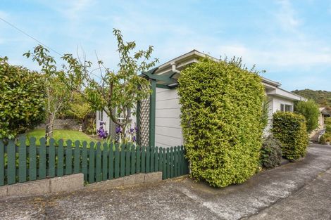 Photo of property in 50a Milton Terrace, Picton, 7220