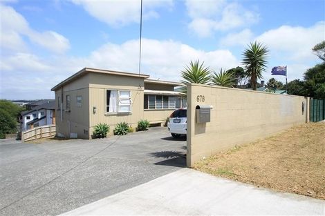 Photo of property in 678 East Coast Road, Pinehill, Auckland, 0630