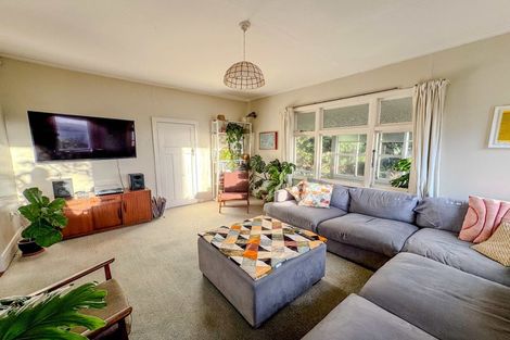 Photo of property in 1 Hungerford Road, Lyall Bay, Wellington, 6022