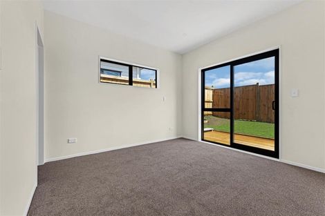 Photo of property in 14 Waimarie Drive, Karaka, 2578