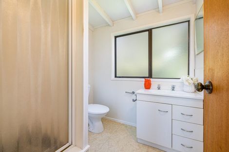 Photo of property in 84a/2 Avonleigh Road, Green Bay, Auckland, 0604