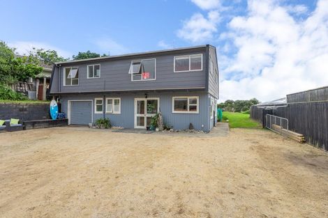 Photo of property in 21 Manga-pirau Street, Waikawa Beach, Manakau, 5573